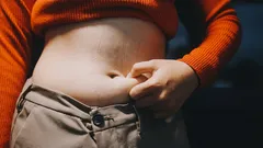Por qué la grasa se acumula en la parte baja del abdomen y qué se puede hacer al respecto
