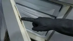 ¿Qué hay que hacer para evitar la aparición de moho en la junta de la puerta del frigorífico?