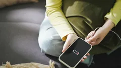 Tres hábitos cotidianos que estropean la batería de tu teléfono móvil.