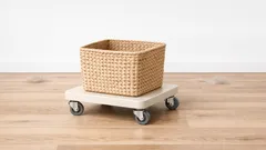 La peana con ruedas que te cambia la limpieza: mueve lo pesado sin esfuerzo